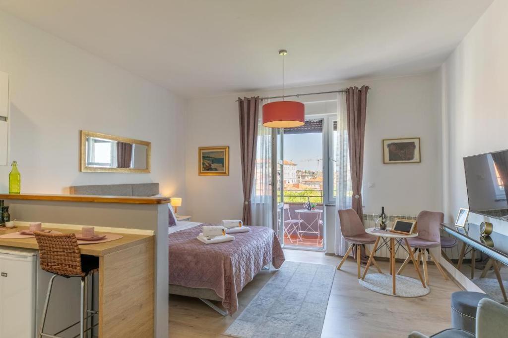 Polai Boutique Apartments With Free Parking 외부 사진