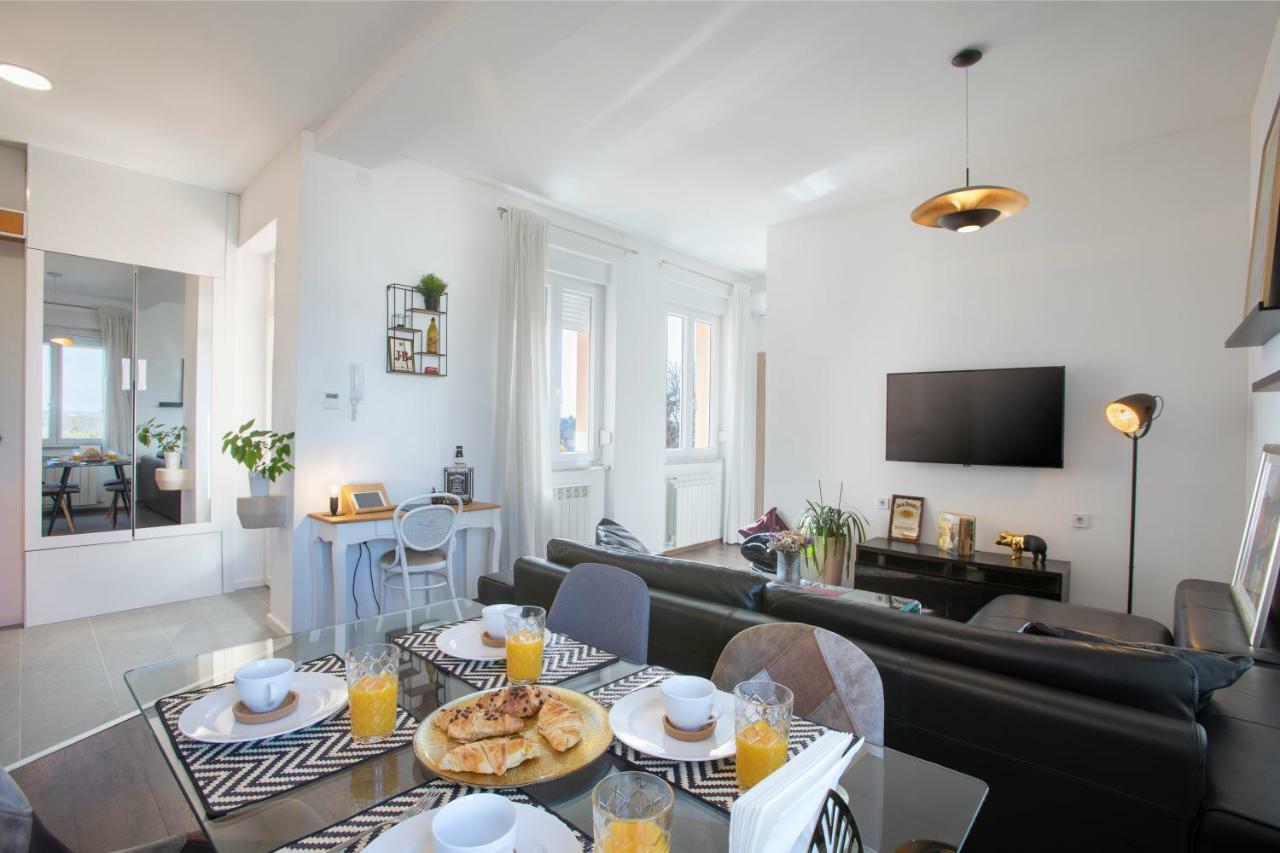 Polai Boutique Apartments With Free Parking 외부 사진